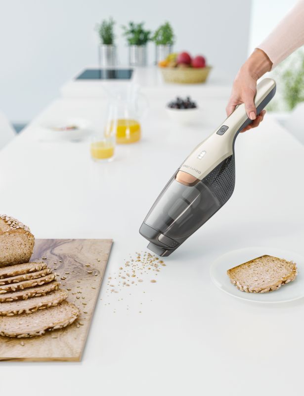 Пилосос Electrolux бездротовий, конт пил -0,5л, автон. робота до 35хв, 2 в 1, турбо-щітка, білий