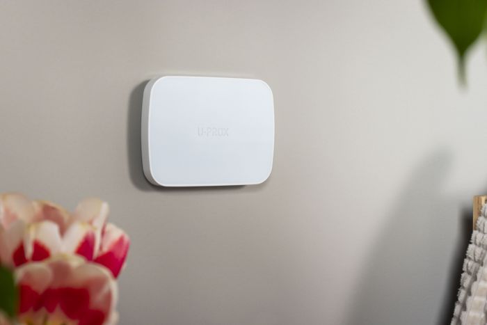 Інтелектуальна централь U-Prox MPX LE White, ethernet, wi-fi, 2 LTE, фотоверіфікація, бездротова, білий