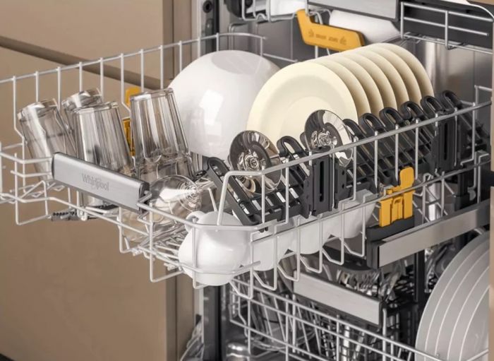 Посудомийна машина Whirlpool вбудована, 14компл., B, 60см, дисплей, 3й кошик, білий