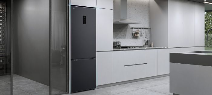 Холодильник LG з нижн. мороз., 203x60х68, холод.відд.-262л, мороз.відд.-113л, 2дв., E, NF, інв., диспл зовн., зона св-ті, чорний