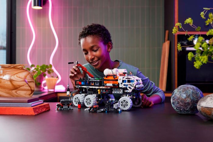 Конструктор LEGO Technic Марсохід команди дослідників