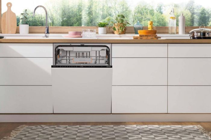 Посудомийна машина Gorenje вбудовувана, 16компл., C, 60см, інвертор,Wi-Fi, сенсорн.упр, 3и кошики, білий
