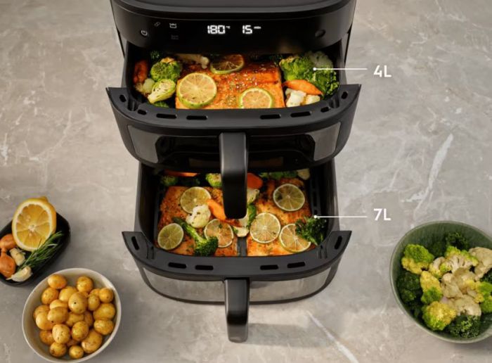 Мультипіч Electrolux 2700Вт, чаша-7+4л, сенсорне керування, 8 авто. програм, 2 чаши, з віконцем, пластик, чорний