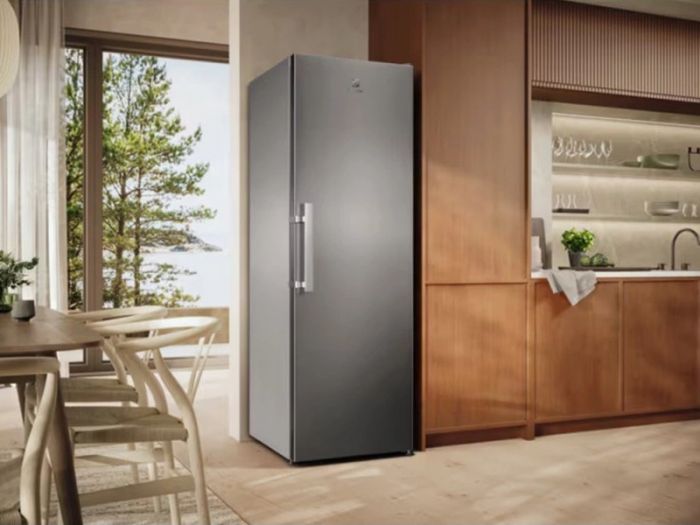 Холодильна камера Electrolux, 186x60х65, 390л, E, ST, інв., зона св-ті, нерж