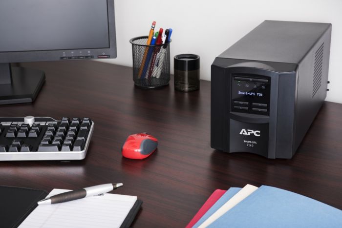 Джерело безперебійного живлення APC Smart-UPS 750VA/500W, LCD, USB, SmartConnect, 8xC13