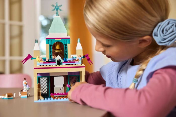 Конструктор LEGO Disney Princess Замерзлий замок в королівстві Ерендел