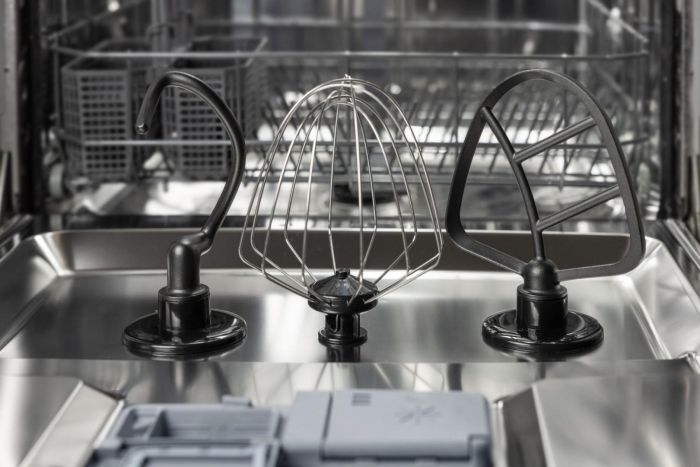 Кухонна машина Gorenje 1500Вт, чаша-метал, корпус-пластік-7л, насадок-3, чорний