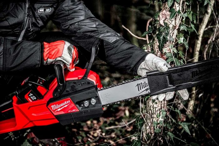 Пила ланцюгова акумуляторна Milwaukee M18 FCHS-0 18В шина 40см 6.4кг без АКБ та ЗП