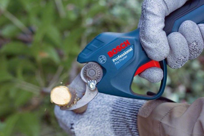 Секатор акумуляторний Bosch Professional Pruner, 12В, 2х3А·год, D різу 25мм, 1000гр