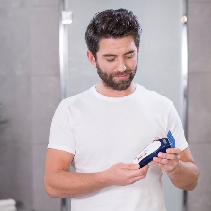 Машинка для стрижки Wahl Color Pro Lithium, мережа+акум., вібраційний мотор, насадок-10, кейс, масло та ножиці у компл., сталь, біло-синій