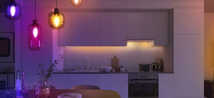 Розумна багатокольорова Wi-Fi лампа TP-LINK Tapo L430C N300 E14