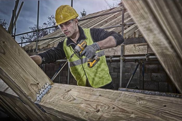 Шурупокрут ударний акумуляторний DeWalt XR Li-Ion 18В 205Нм 3250об/хв 3800уд/хв кейс TSTAK, 0.9кг без АКБ та ЗП