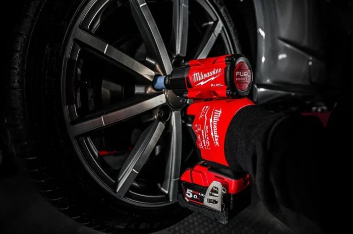 Гайковерт ударний акумуляторний Milwaukee M18 FMTIW2F12-0 18В 0-2575об·хв 881Нм 1/2" кейс 2.3кг без АКБ та ЗП
