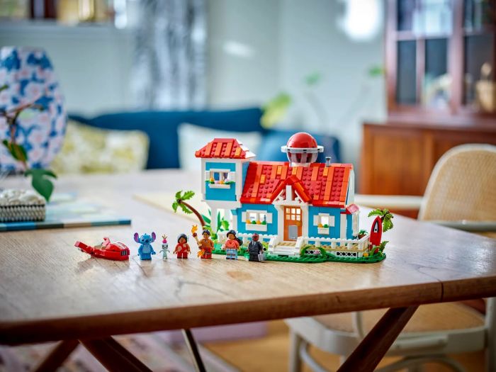 Конструктор LEGO Disney Classic Пляжний будинок Ліло і Стіч