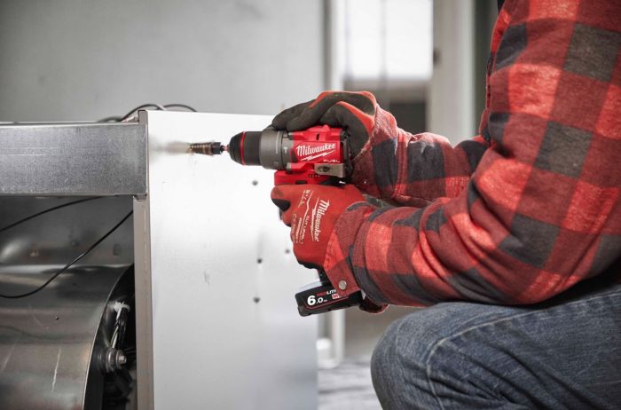 Набір із двох акумуляторних інструментів Milwaukee M12 FPP2A2-402X шурупокрут-дриль M12 FPD2-0 гвинтоверт M12 FID2-0 акб М12 2х4А·год ЗП C12C кейс