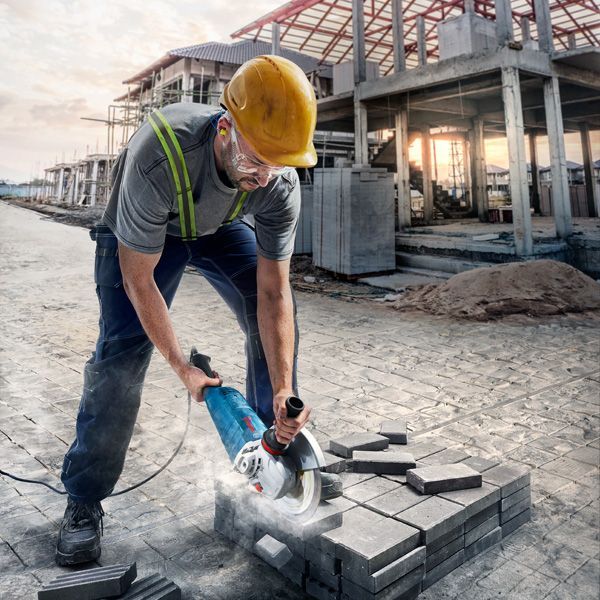 Шліфмашина кутова Bosch Professional GWS 27-230 J 230В 230мм 2700Вт 5800-6500об/хв 6кг