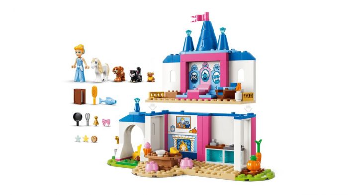 Конструктор LEGO Disney Princess Замок Попелюшки та її друзів-тварин