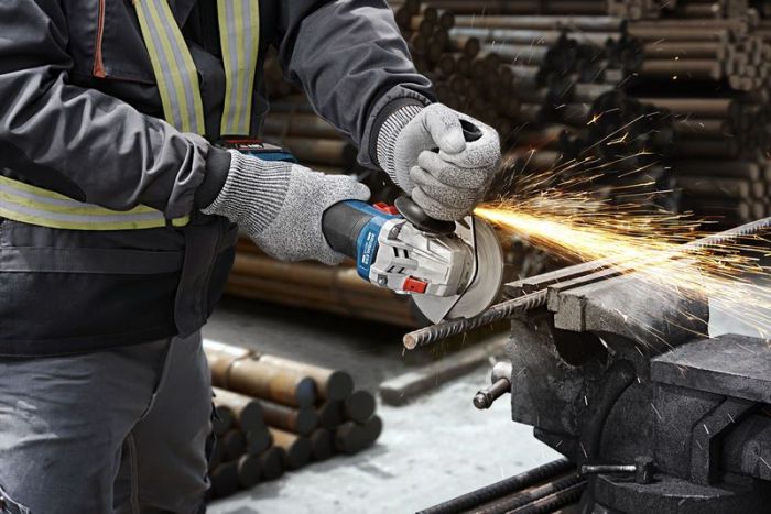 Шліфмашина кутова акумуляторна Bosch Professional GWS 18V-8 125мм 18В 2x4А·год 0-11000об/хв 1.7кг кейс ЗП GAL 18V-40