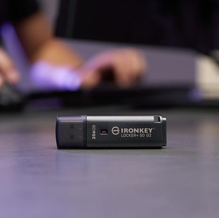 Накопичувач Kingston   64GB USB 3.2 Type-A Gen1 IronKey Locker+ 50 G2