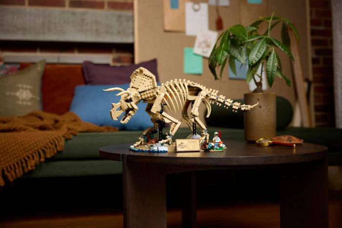 Конструктор LEGO Jurassic World Скамянілості динозаврів: трицератопс
