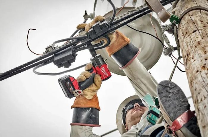 Гайковерт ударний акумуляторний Milwaukee M18 FMTIW2F12-0 18В 0-2575об·хв 881Нм 1/2" кейс 2.3кг без АКБ та ЗП