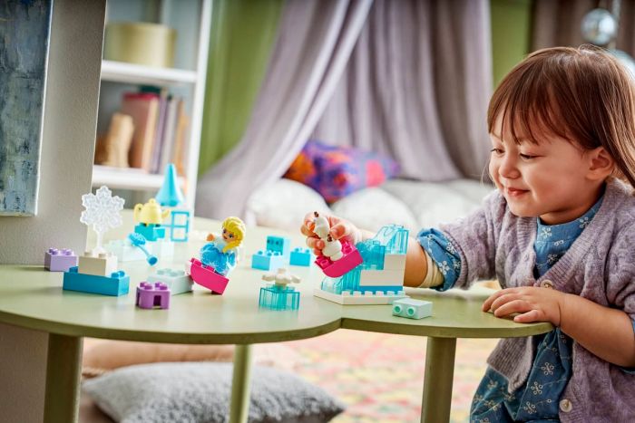 Конструктор LEGO DUPLO Disney Коробка для творчого конструювання «Крижане серце» з Ельзою й Олафом