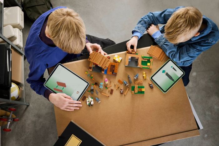 Конструктор LEGO Minecraft Напад викликача на село