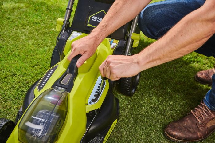 Газонокосарка акумуляторна Ryobi ONE+ HP RY18LMX33A-150 18В акб 1х5А·год 33см 30л 25-90мм 9.3кг