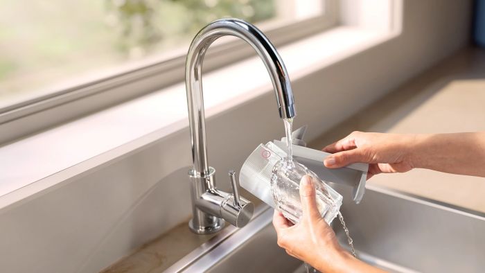 Кавомашина Philips Series 8000 Cafe Aromis, 1.9л, зерно+мелена, автомат.капуч, дисплей, авторецептів -54, срібни