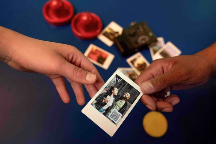 Фотокамера миттєвого друку Fujifilm Instax Mini Evo Cinema