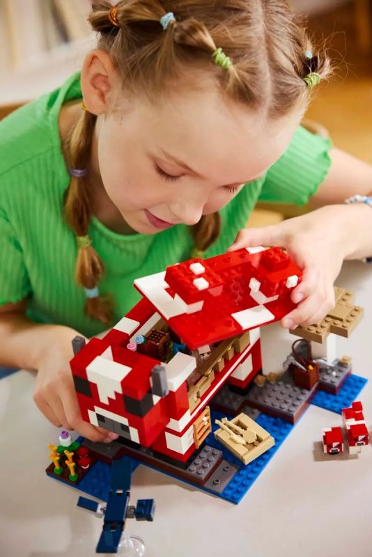Конструктор LEGO Minecraft Грибний будинок
