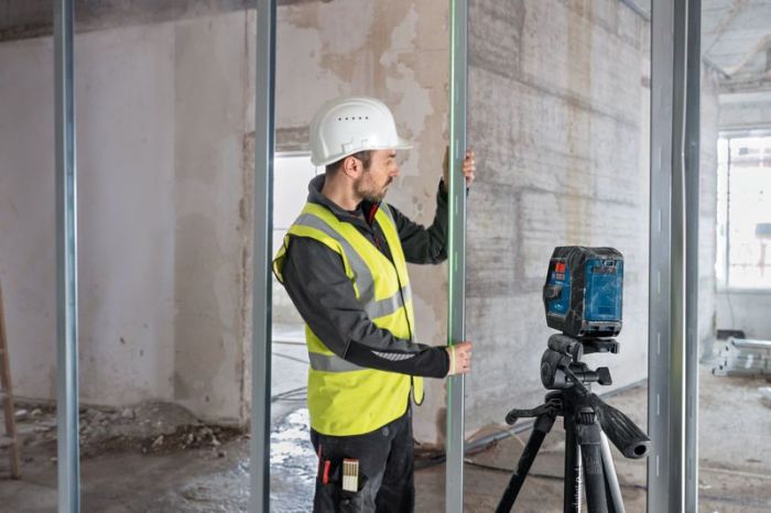 Нівелір лазерний Bosch Professional GLL 20-22 G 3.7В/4АА до 20м ±0.3мм/м зелений промінь чохол штатив IP 65 0.59кг