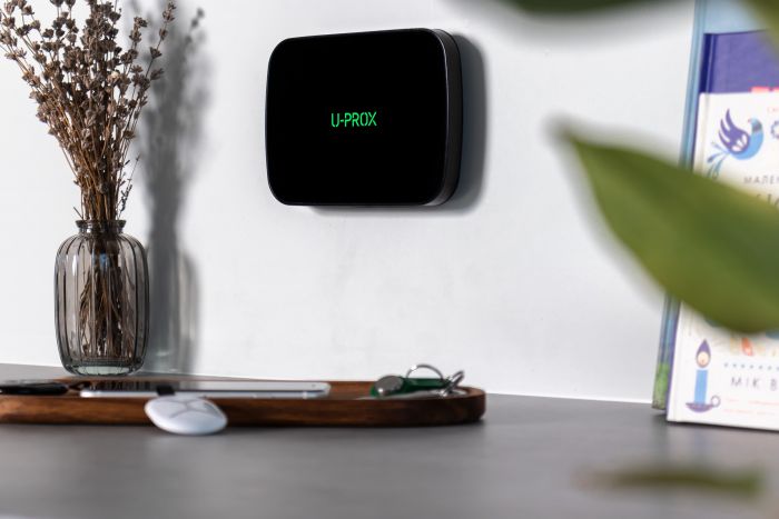 Інтелектуальна централь U-Prox MPX LE Black, ethernet, wi-fi, 2 LTE, фотоверіфікація, бездротова, чорний