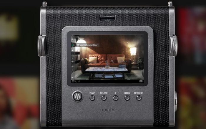 Фотокамера миттєвого друку Fujifilm Instax Wide Evo Black