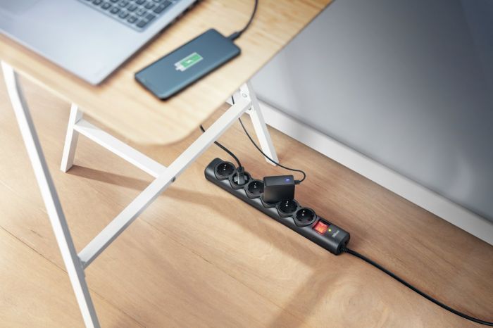 Розгалуджувач мережевий Trust Surge Guard, 1.8м, 4xТипF, чорний