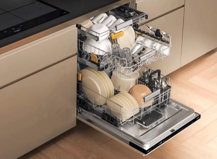 Посудомийна машина Whirlpool вбудована, 14компл., C, 60см, дисплей, 3й кошик, білий
