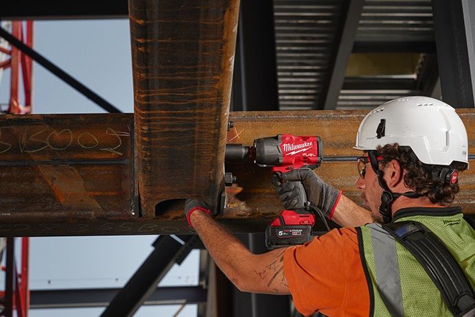 Гайковерт ударний акумуляторний Milwaukee M18 FHIW2F12-502X 18В АКБ 2х5А·год 0-2000об·хв 2034Нм 1/2" ЗП M12-18FC кейс 3.4кг