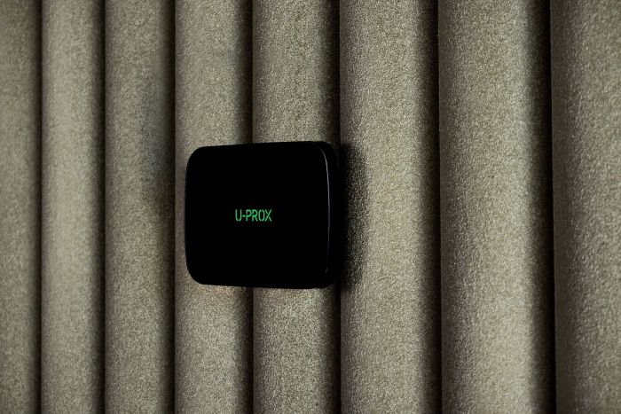 Інтелектуальна централь U-Prox MPX LE Black, ethernet, wi-fi, 2 LTE, фотоверіфікація, бездротова, чорний