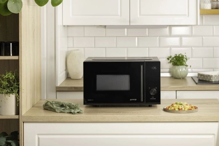 Мікрохвильова піч Gorenje, 23л, електр. керув., 800Вт, гриль, дисплей, 20 програм, інвертор, чорний